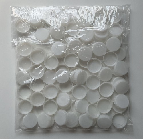 100 white plastic - 100, x